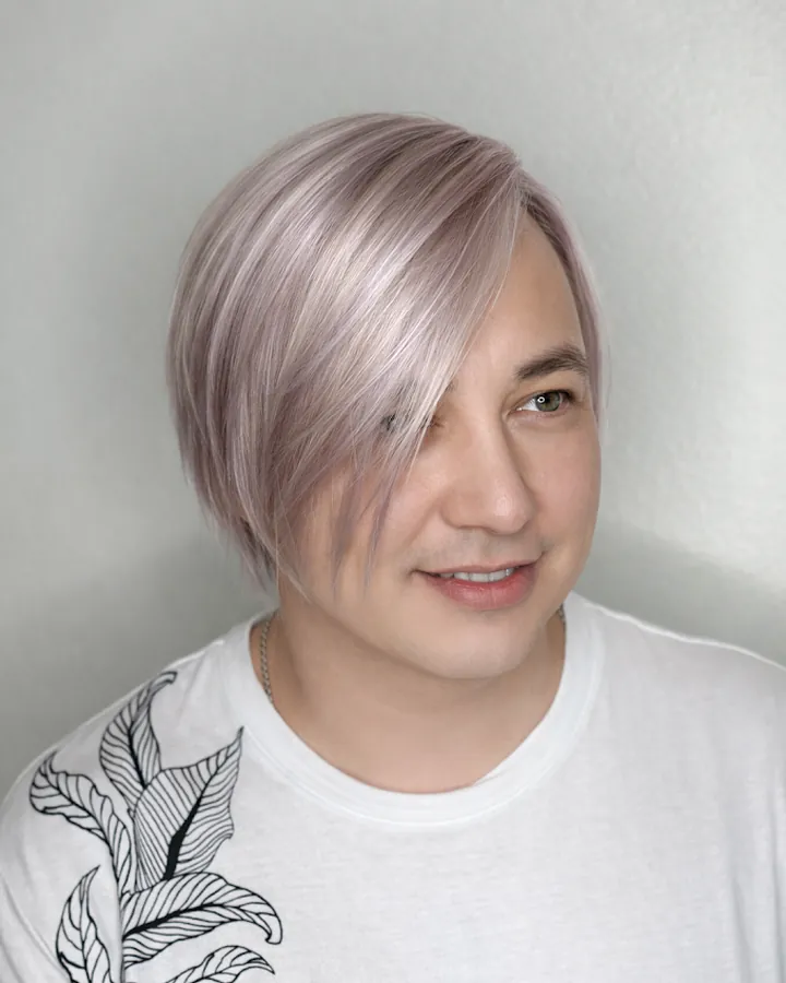 Silver blonde pixie at SB SPACE, Los Angeles